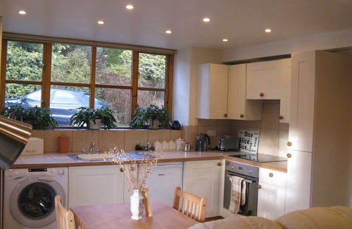 Torrington House | Cosy, very quiet, relaxing retreat, pretty surroundings, idylic. (pet-friendly)