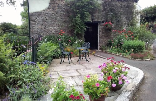 Torrington House | Cosy, very quiet, relaxing retreat, pretty surroundings, idylic. (pet-friendly)