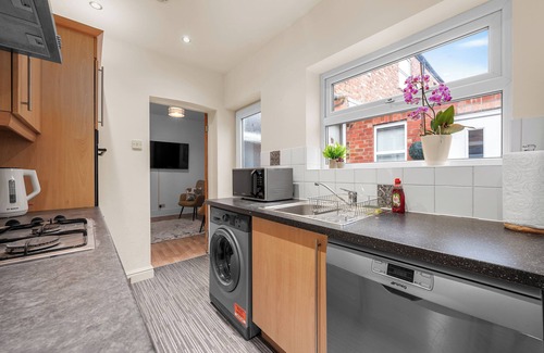 Trafford House | Cosy well-connected 3-bed house