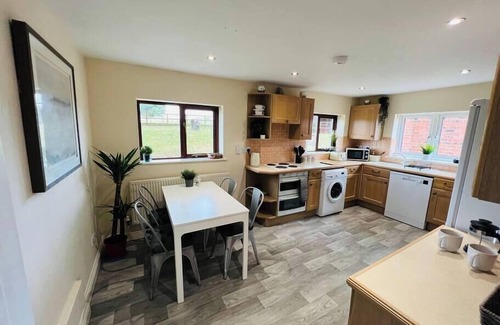 Leighton Apartment | Cosy Wrekin View Annexe
