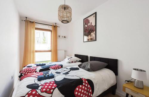 Magny-le-Hongre Apartment | Cosygreen77- Spacious apt with garden & parking, 7mns by car from Disneyland