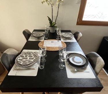 Magny-le-Hongre Apartment | Cosygreen77- Spacious apt with garden & parking, 7mns by car from Disneyland