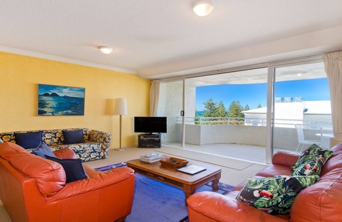 Sunshine Beach House | Cote D'azur 6 - Walk to beach & shops, or go for a dip in the pool!