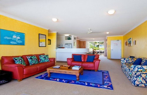 Sunshine Beach House | Cote D'azur 6 - Walk to beach & shops, or go for a dip in the pool!