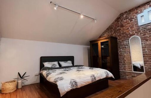 Hang Trong Apartment | Cotta Room 1 Lv 1 Br in Terracotta House