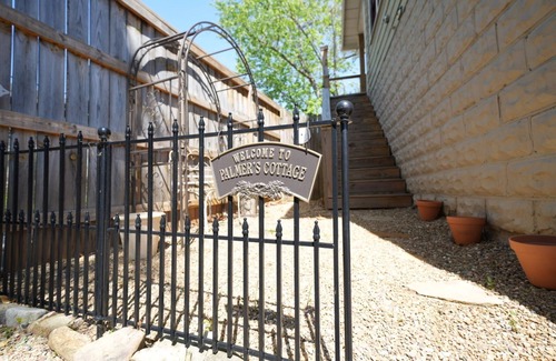 Oakley Cottage | Cottage 1/4 mile to Biltmore Estate Entrancen2 BD-1BA-GREAT LOCATION