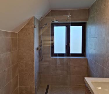 Kiskunmajsa House | Cottage 2 im Natur-Resort Pool, Schwimmteich & Sauna