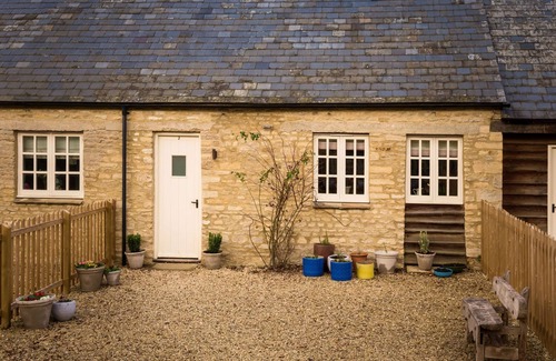 Witney Cottage | Cottage 2 - sleeps 2 guests in 1 bedroom