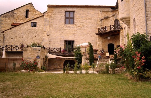 Saint-Chamarand Apartment | Cottage 200m2 for 8/12 people in castle of st chamarand
