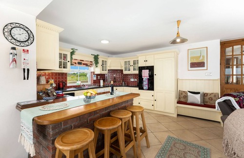 Ballyconneely Cottage | Cottage 207 - Ballyconneely - sleeps 8 guests in 4 bedrooms