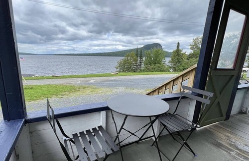 Rockwood Ski Chalet | Cottage 3: Island View