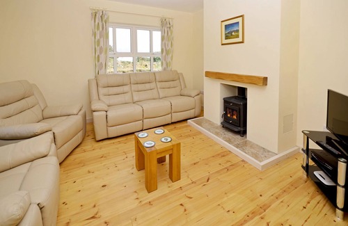 Clifden Cottage | Cottage 311 Clifden - sleeps 5 guests in 3 bedrooms