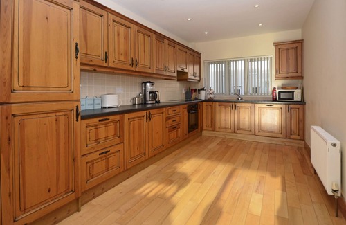Cleggan Cottage | Cottage 323 - Cleggan - sleeps 8 guests in 4 bedrooms