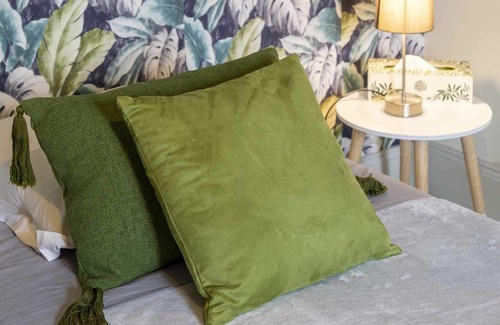 Saint-Porchaire Cottage | Cottage 4 people in exceptional 4 * villa. In the heart of the shopping village