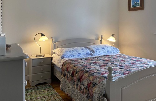 Oughterard Cottage | Cottage 436 - Oughterard - sleeps 6 guests in 3 bedrooms