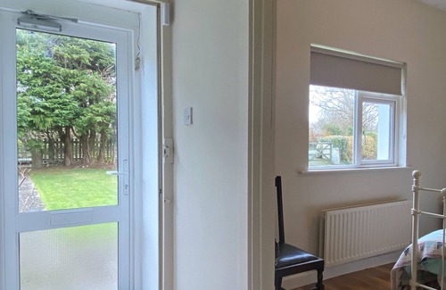 Oughterard Cottage | Cottage 436 - Oughterard - sleeps 6 guests in 3 bedrooms