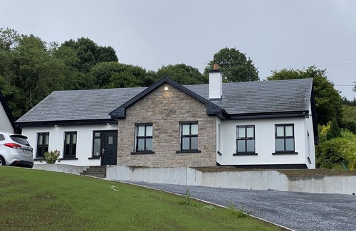 Rosscahill Cottage | Cottage 442 - Oughterard - sleeps 8 guests in 4 bedrooms