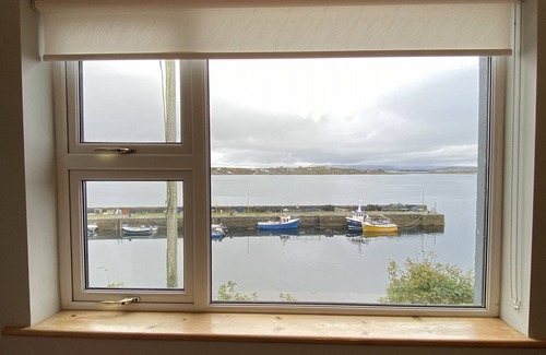 Roundstone Cottage | Cottage 457 - Roundstone - sleeps 6 guests in 3 bedrooms