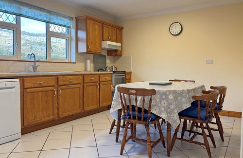 Kilkieran Cottage | Cottage 467 - Kilkerrin - sleeps 8 guests in 4 bedrooms