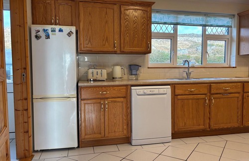 Kilkieran Cottage | Cottage 467 - Kilkerrin - sleeps 8 guests in 4 bedrooms