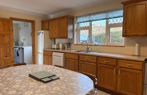 Kilkieran Cottage | Cottage 467 - Kilkerrin - sleeps 8 guests in 4 bedrooms