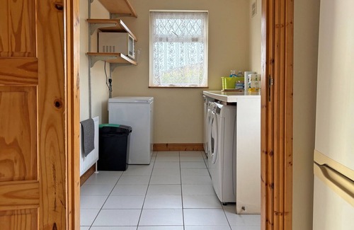 Kilkieran Cottage | Cottage 467 - Kilkerrin - sleeps 8 guests in 4 bedrooms