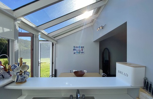 Clifden Cottage | Cottage 470 - Clifden - sleeps 5 guests in 3 bedrooms