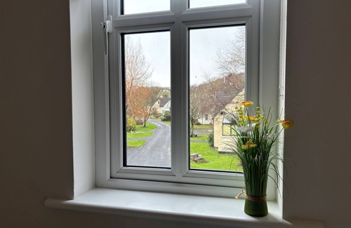 Clifden Cottage | Cottage 480 - Clifden - sleeps 5 guests in 3 bedrooms