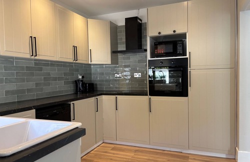 Clifden Cottage | Cottage 491 - Clifden - sleeps 6 guests in 4 bedrooms