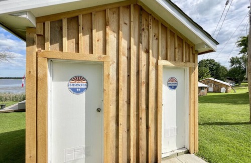 Campbellford Cabin | Cottage #6 - Catch More Resort (Waterfront)
