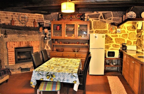 Esposende Cottage | Cottage and river, near the beach, set in the North of Portugal tourism .