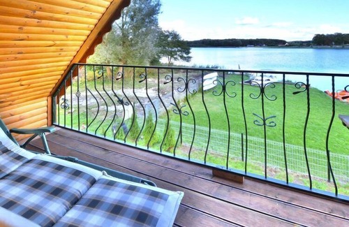 Malechowo House | Cottage by Lake Ostrowieckie with Private Beach