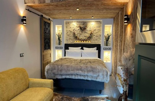 Jouars-Pontchartrain Apartment | Cottage Chalet
