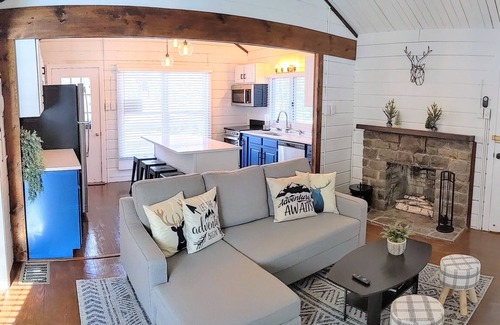 Lake Harmony Cottage | Cottage Close to Lake & Resort w Fireplace&FirePit