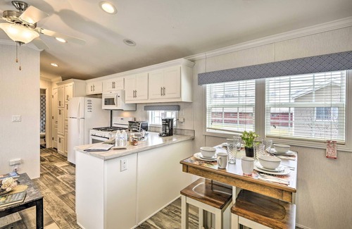 Pleasant Mount House | Cottage Complex Family & Pet-Friendly Spring Midweek - 35% OFF Promo
