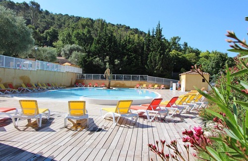 Sollies-Toucas Cabin | Cottage cosy et abordable avec terrasse | Accès Piscine extérieure