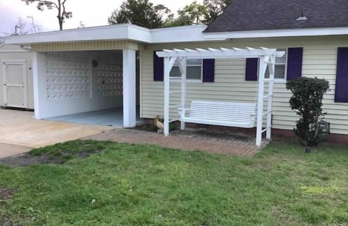 Port St. Joe Cottage | Cottage Cozy Corner Boat Parking 2 blks. from Boat Ramp 7 Min. Drive To Beach