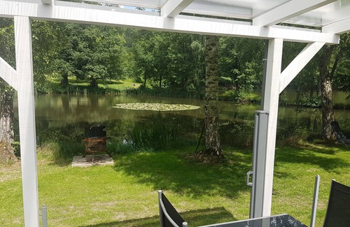 Urnshausen House | Cottage directly on the lake