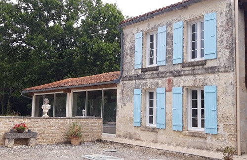 Fontcouverte Cottage | Cottage 'Fontcouverte - Gîte' with Shared Pool, Shared Terrace and Wi-Fi