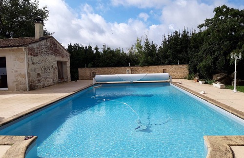 Fontcouverte Cottage | Cottage 'Fontcouverte - Gîte' with Shared Pool, Shared Terrace and Wi-Fi