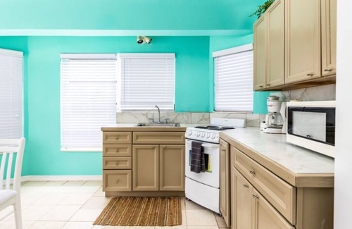 Conch Bar Cottage | Cottage for 2 at Dragon Cay Resort Mudin Harbour