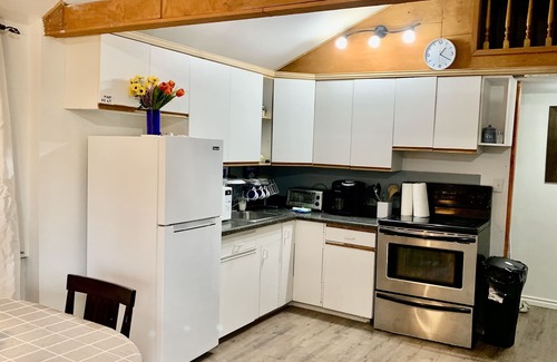 Sandy Hook Cottage | Cottage for rent in Gimli MB. Sanitized and Cleaned beetween bookings