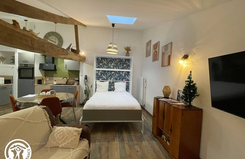 Saint-Hilaire-le-Vouhis Cottage | Cottage for 2 in Vendée, near Puy du Fou