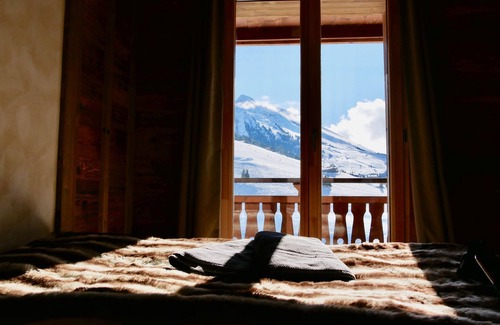 La Clusaz Ski Chalet | cottage full of heart south view incredible vehicle 4/4 9 places available