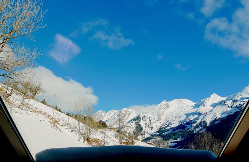 La Clusaz Ski Chalet | cottage full of heart south view incredible vehicle 4/4 9 places available