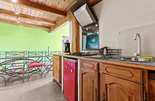 Bargeme House | Cottage 'Gite Bergerie' with Mountain View, Private Terrace and Wi-Fi