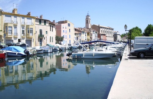 Mouries House | Cottage 'Gite L'Embellido' with Private Terrace, Wi-Fi and Air Conditioning