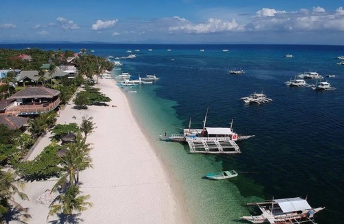 Daanbantayan House | Cottage Holiday 2-bedroom house, with AC on charming Malapasqua Island, Cebu