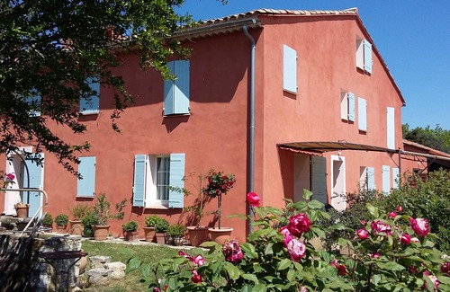 Aix-en-Provence Apartment | Cottage in Aix en Provence with terrace in restored country house