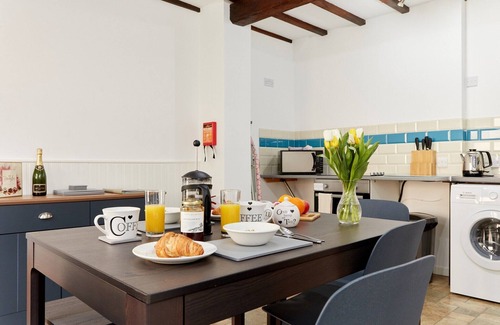 Dalbury Lees House | Cottage in Ashbourne with Games Room & Garden